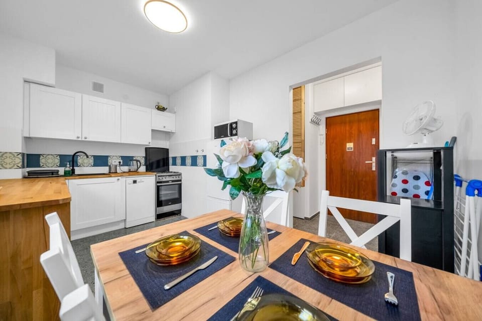 Kitchen with Dining Area | Book Now with RENTUJEMY.COM