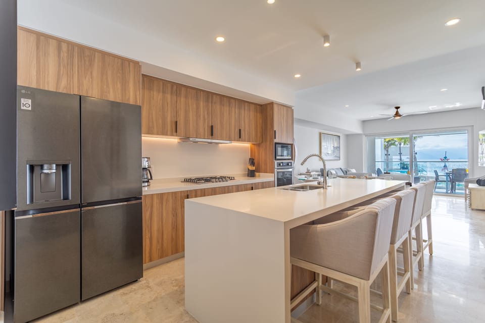 Condo - Image 4