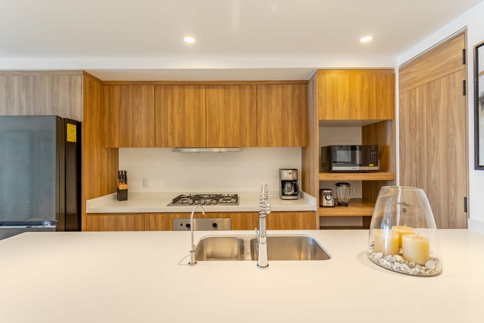 Condo - Image 16