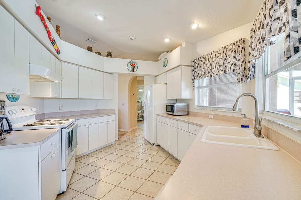 Kitchen | Dishwasher | Drip Coffee Maker | Cooking Basics