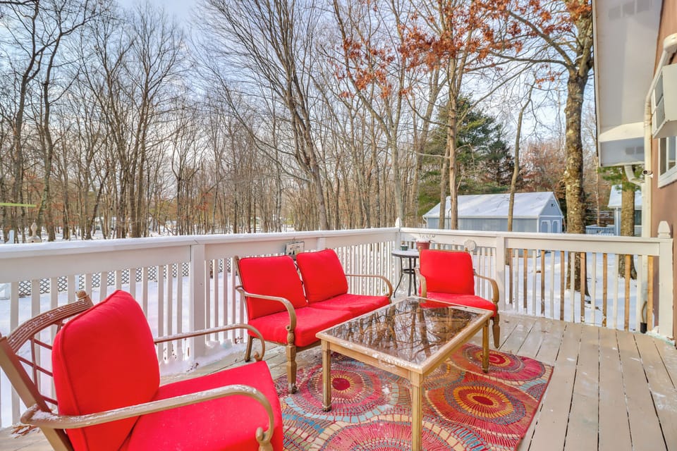Back Deck | 2-Story Cabin