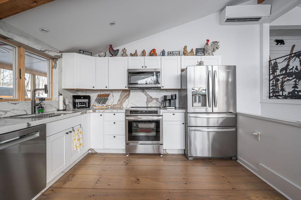 Gourmet Chef’s Kitchen – Fully equipped for culinary masterpieces