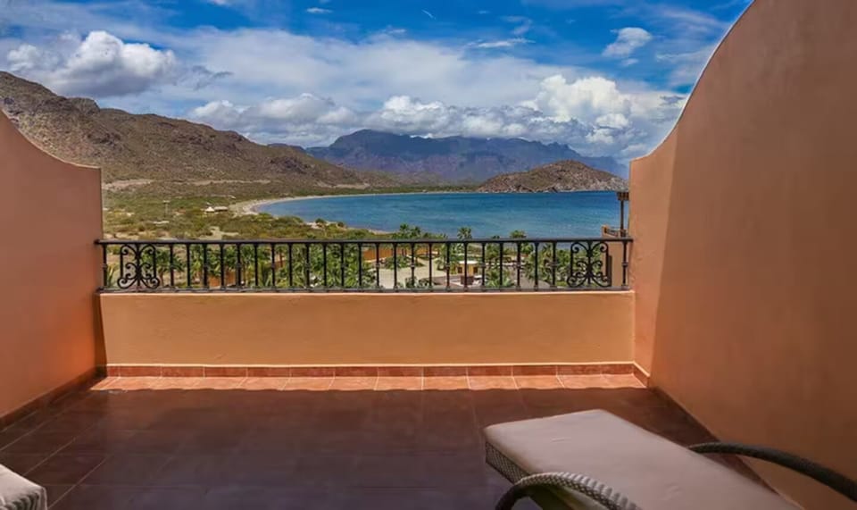 Porch/terrace with a view