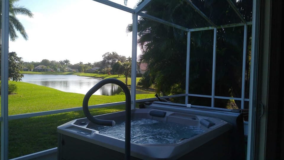 Indoor spa tub