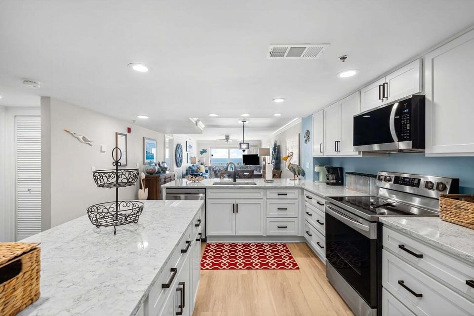 Full kitchen