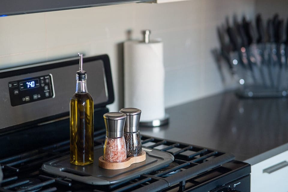 Fully stocked kitchen with all that you need. Pots, pans, bakeware, salt +pepper, and olive oil!!