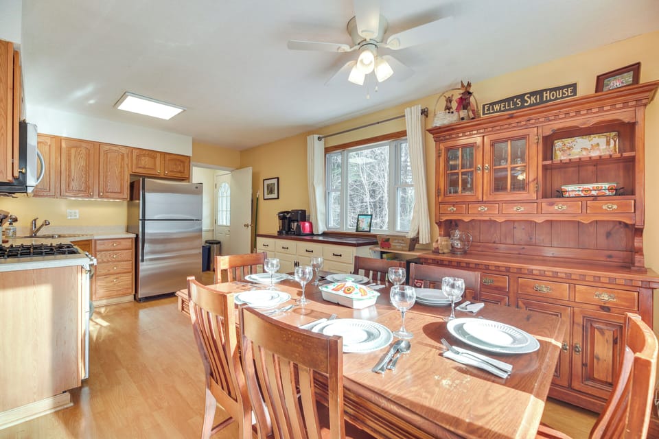 Kitchen | Main Level | Drip & Keurig Coffee Makers | Dishwasher