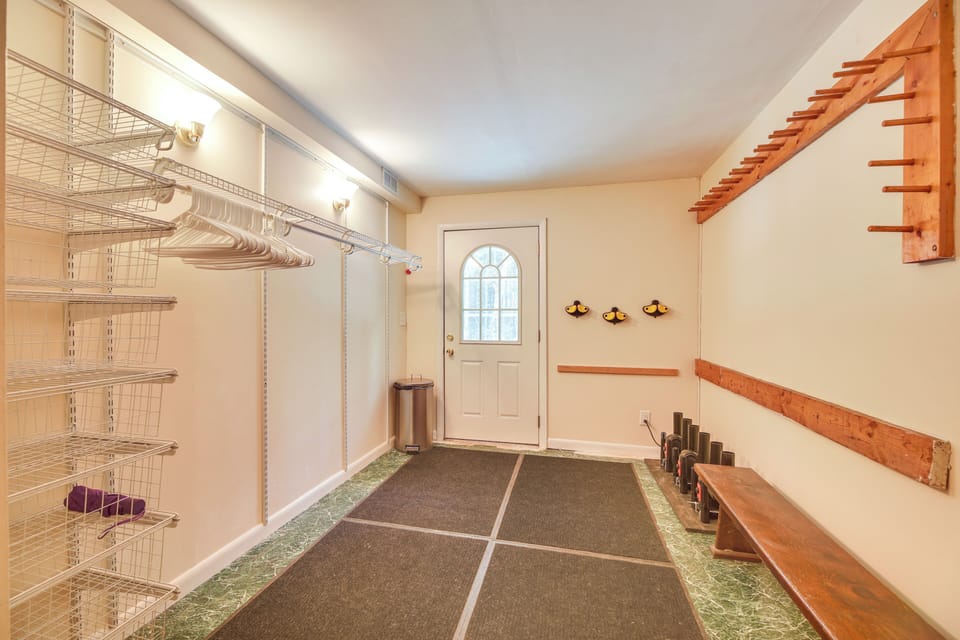 Mudroom | Lower Level
