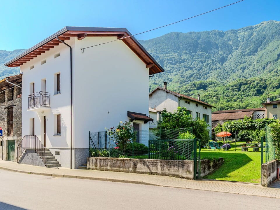 Mountainous Landforms, Building, Mountain, Hill, House, Residential Area, Mountain Range, Architecture, Highland, Home