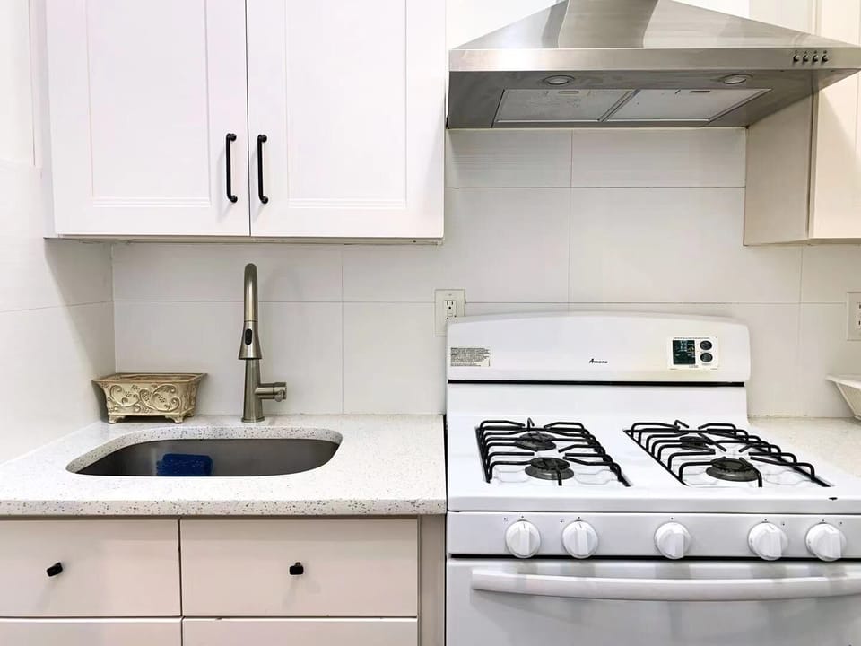 4-Range Gas Stove with Oven