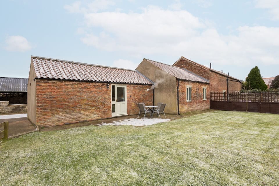 Croft Cottage, Brawby - Host & Stay