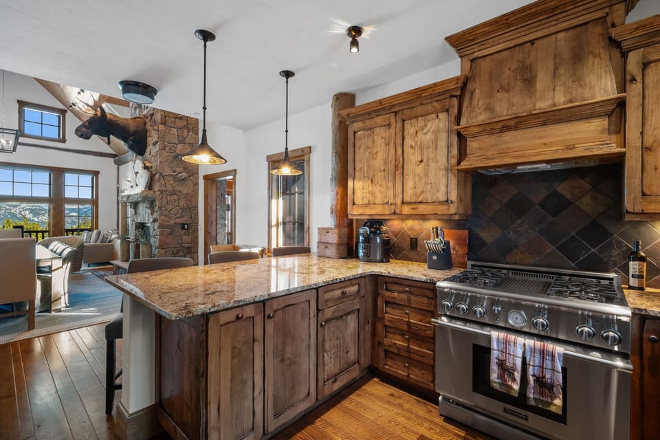 Kitchen bar