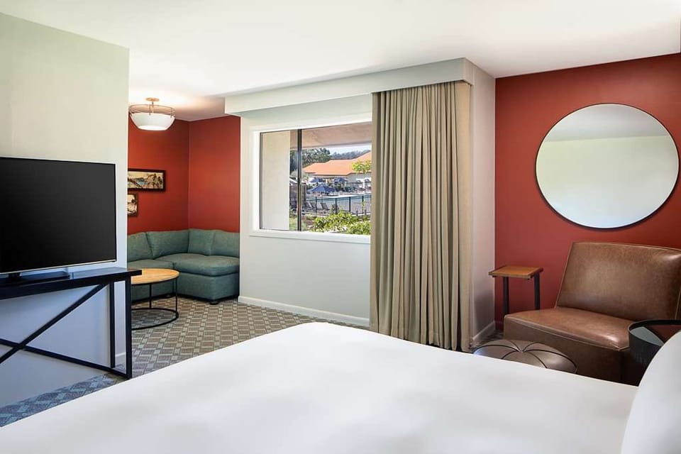 Unit with 1 King Bed