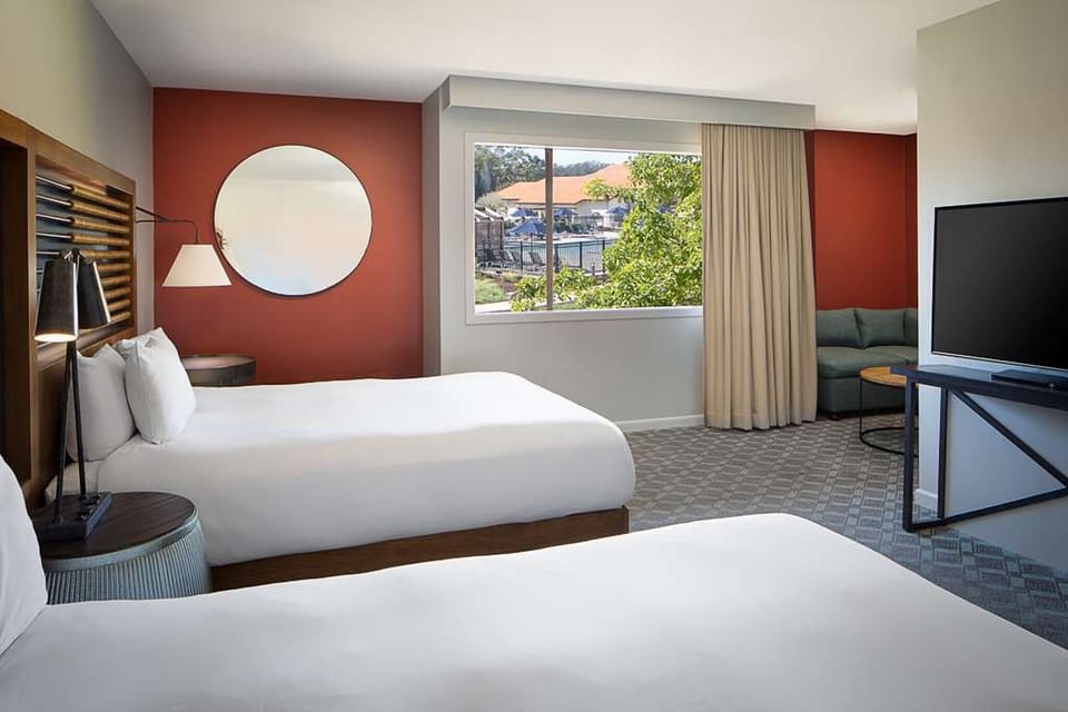 Unit with 2 Queen Beds⁶