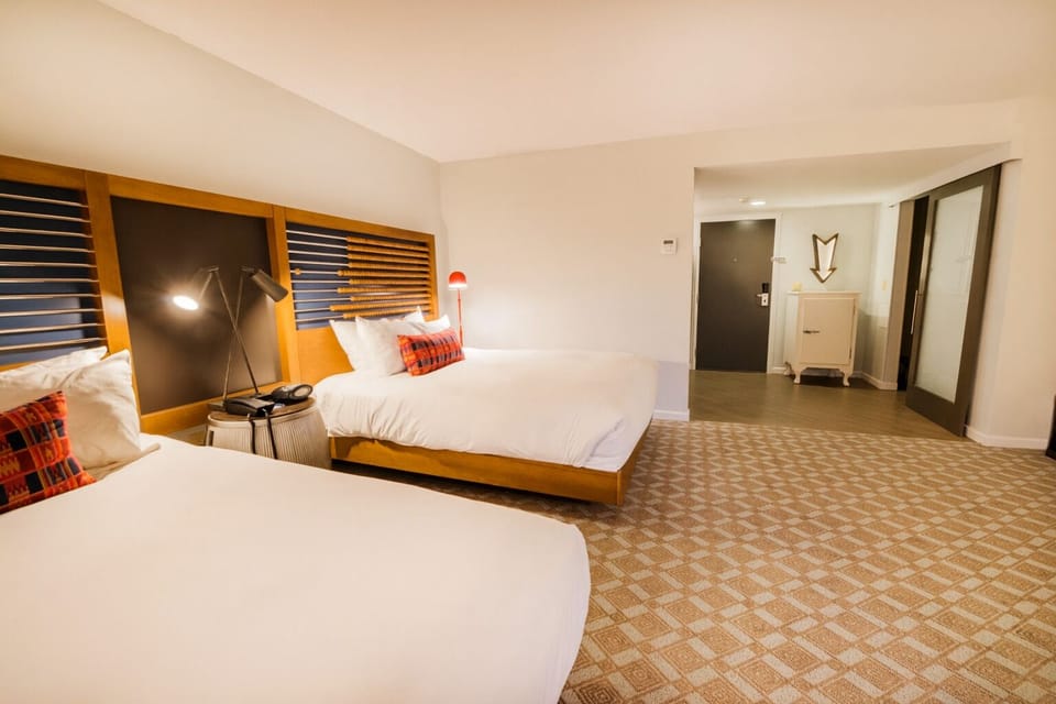 Unit with 2 Queen Beds