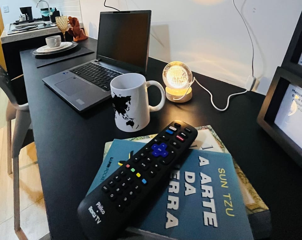 Espaço para home office (laptop não incluído)