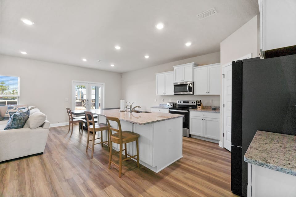 Kitchen with Island with barstool for additional seating