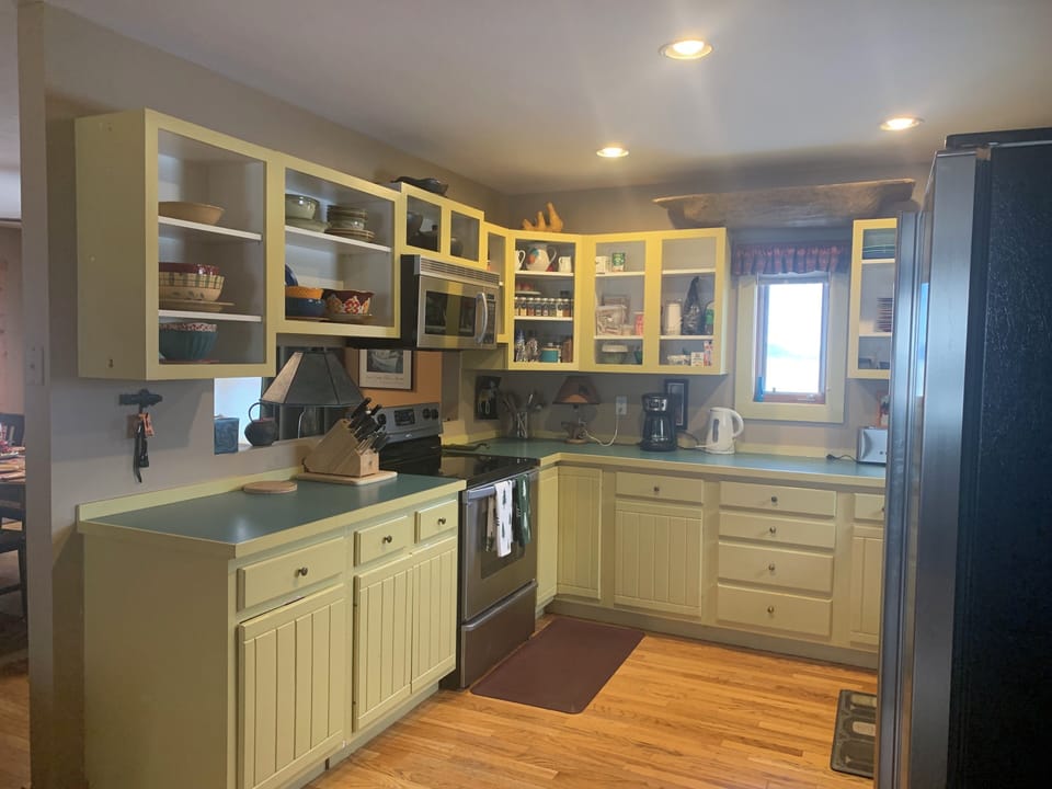 spacious and fully equipped kitchen