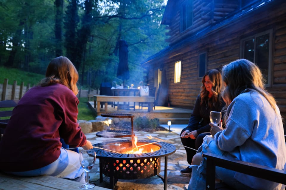 You’ll love hanging out in this back yard!