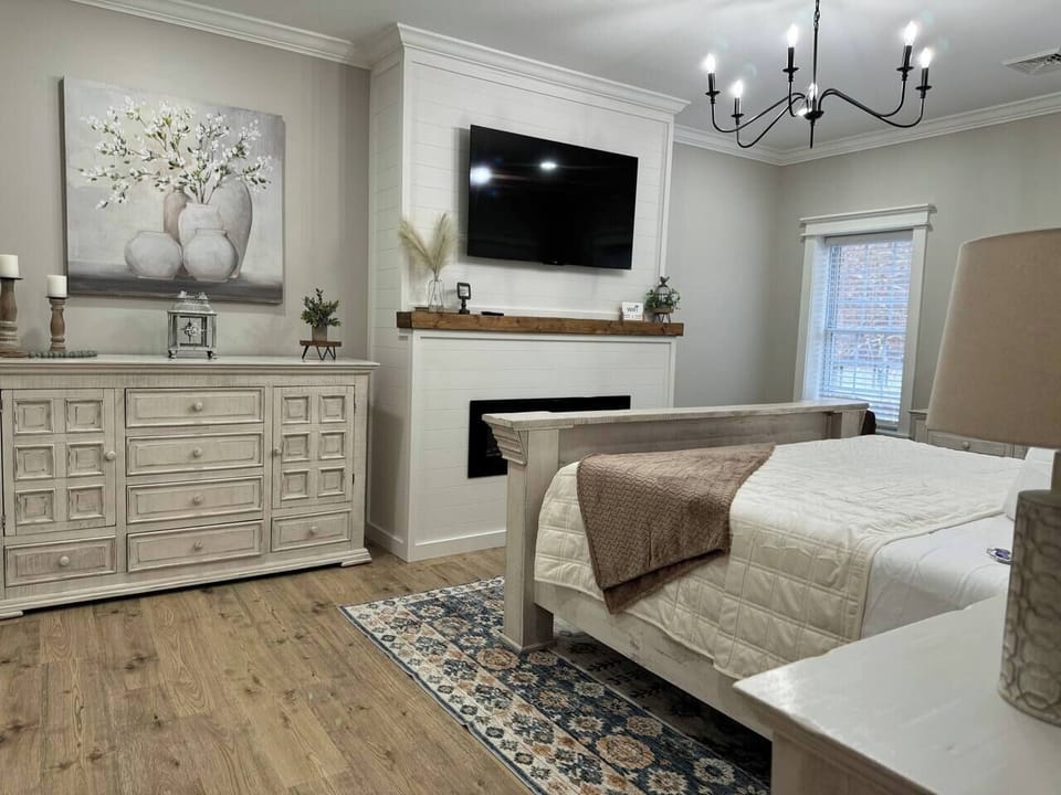 The Sagewood Retreat King Bed