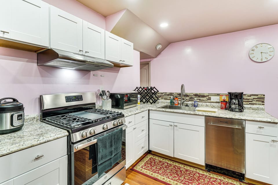 Kitchen | Toaster | Trash Bags & Paper Towels