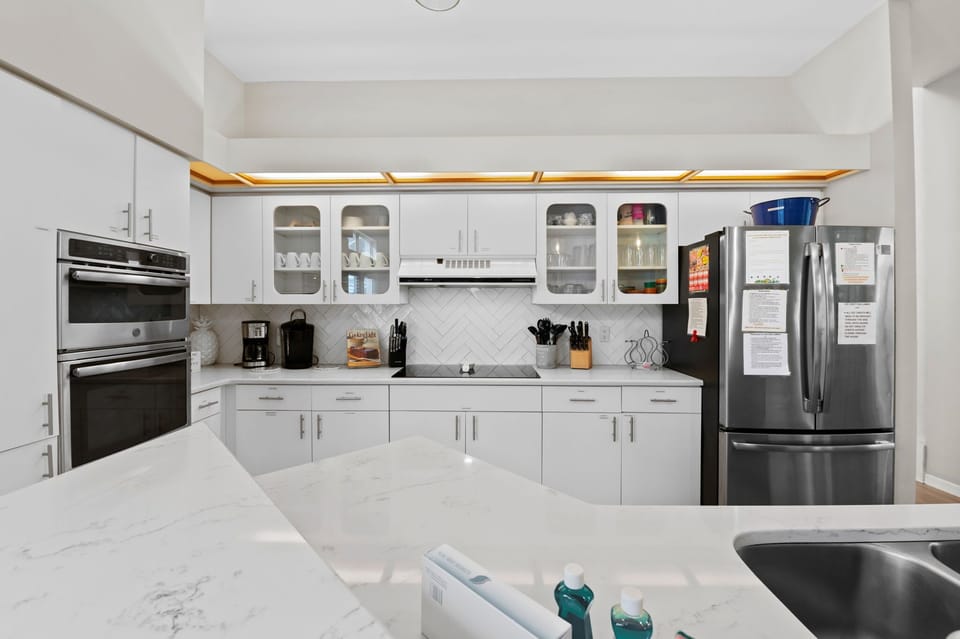 Complete with all the essentials and high-end appliances.