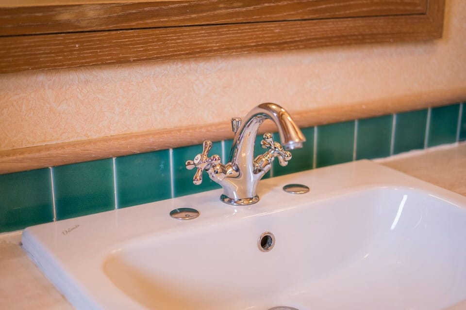 Autumn, Bathroom, Spring, Summer