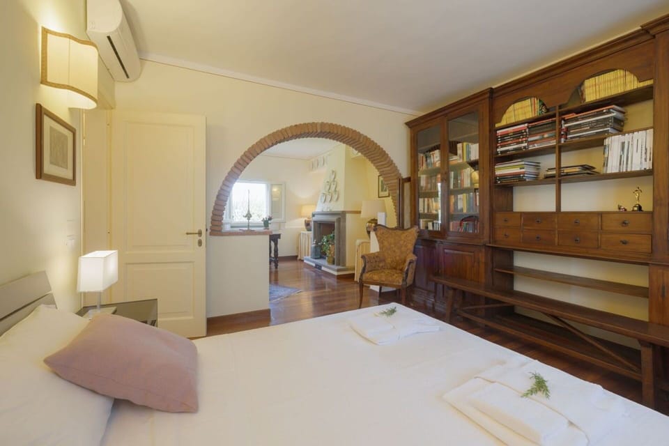 Bedroom, Living Room