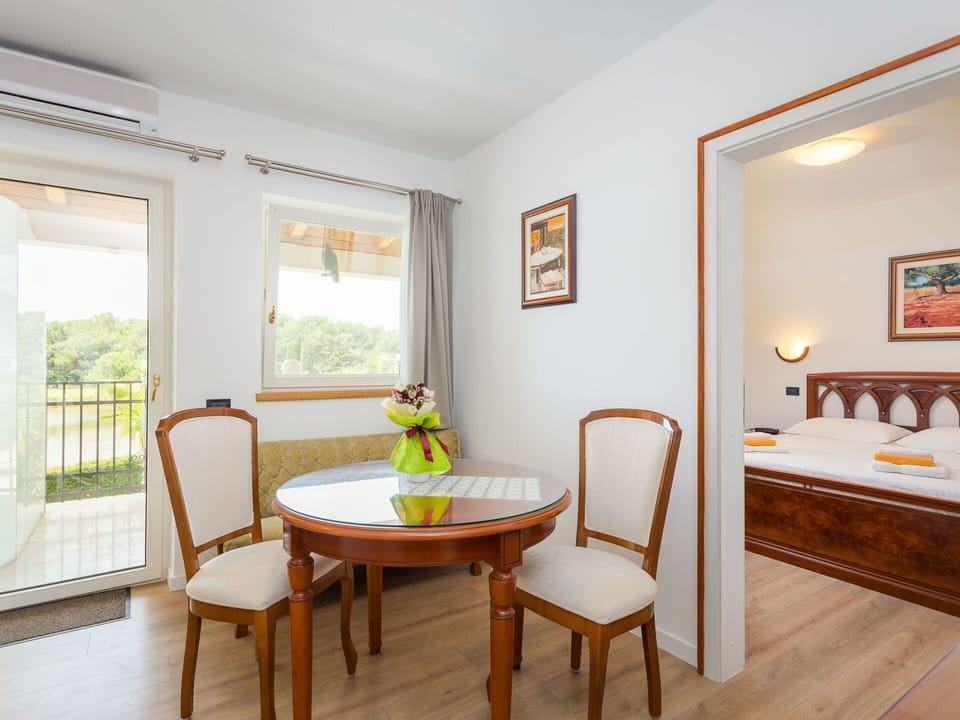 Furniture, Interior Design, Wood, Ceiling, Flooring, Floor, Lighting, Room, Home, Picture Frame
