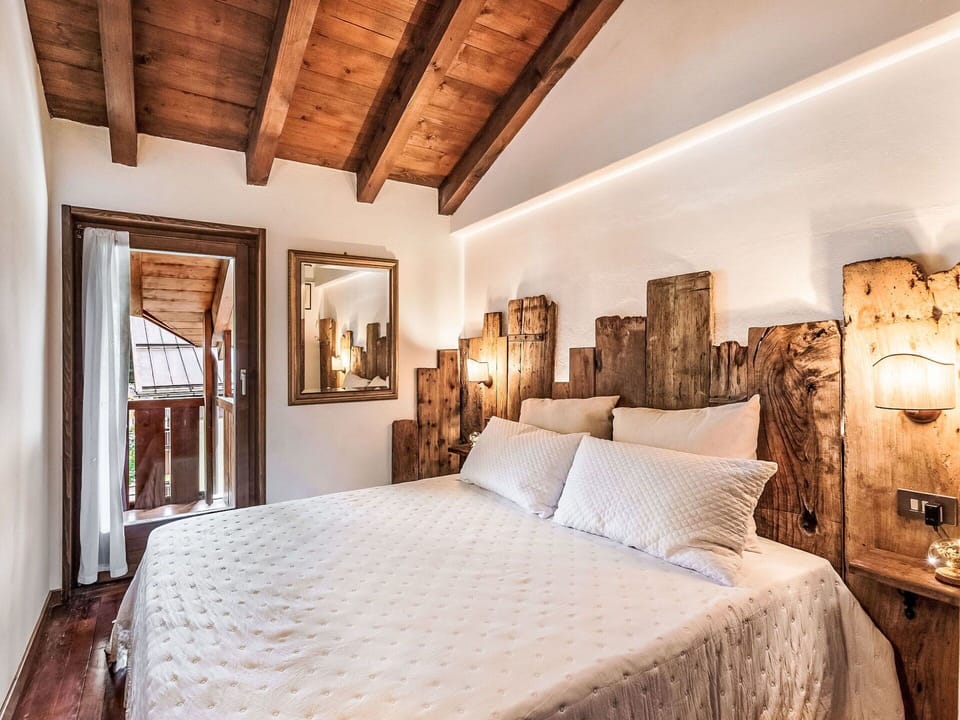 Wood, Interior Design, Bedroom, Home, Bedding, Apartment, Bed, Bed Frame, Wood Stain, Hardwood