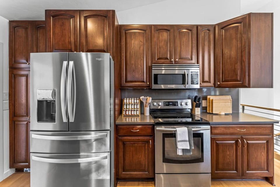 Fully stocked kitchen