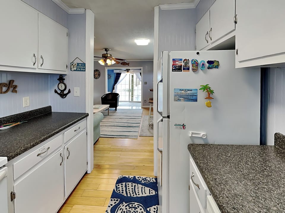 Full Size Kitchen