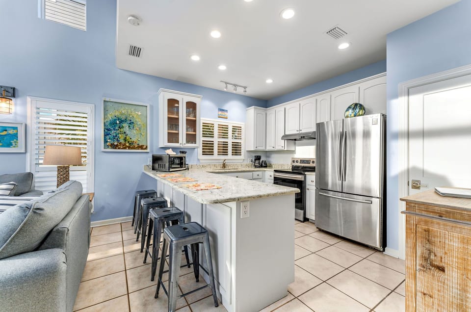 Fully stocked kitchen with all major appliances