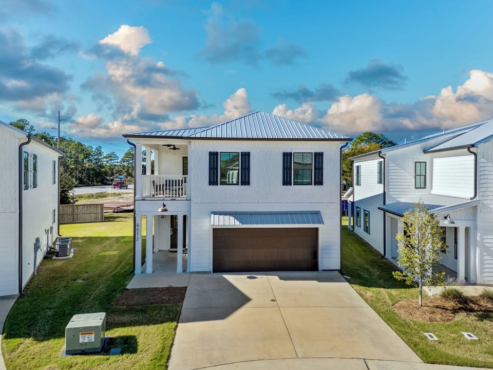 Welcome to Wolf Bay Hangout