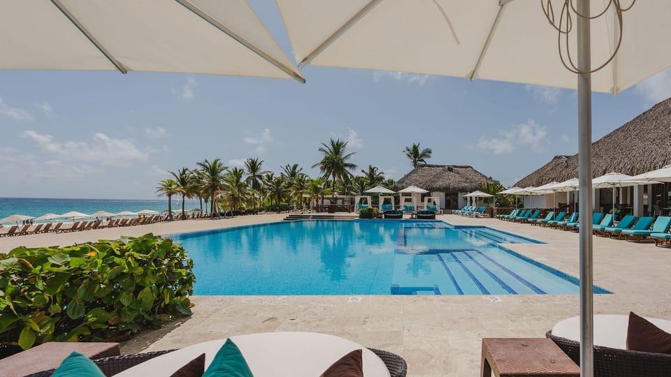 Swimming pool,Beach