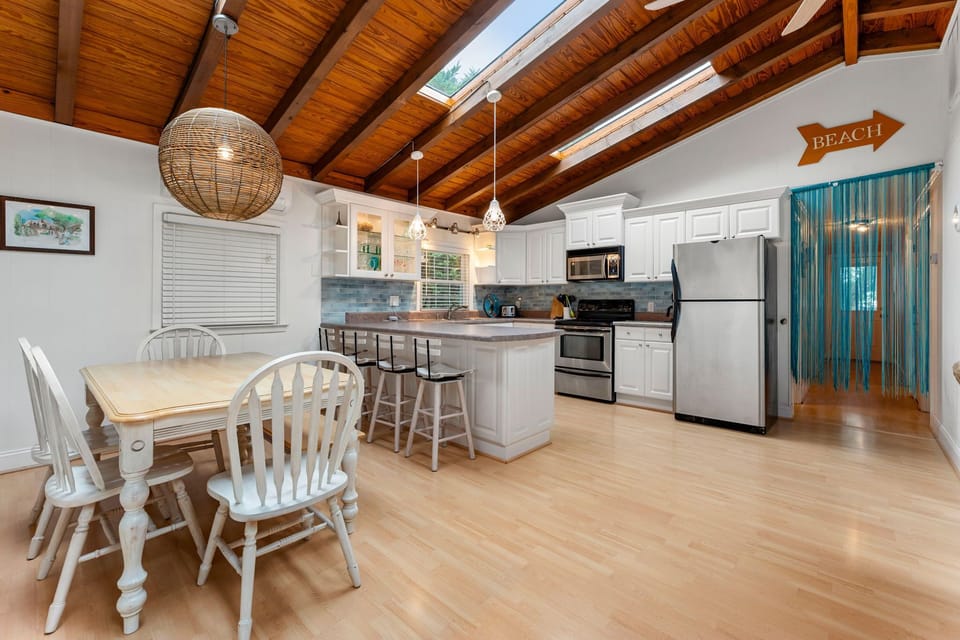 Kitchen / Dining