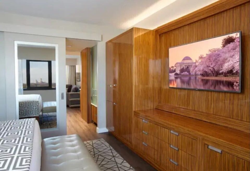 TheDistrictbyHiltonClub_8