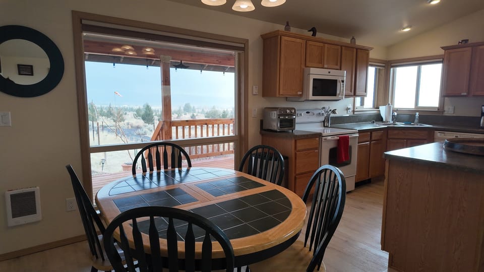Dining Table w/ 6 chairs
