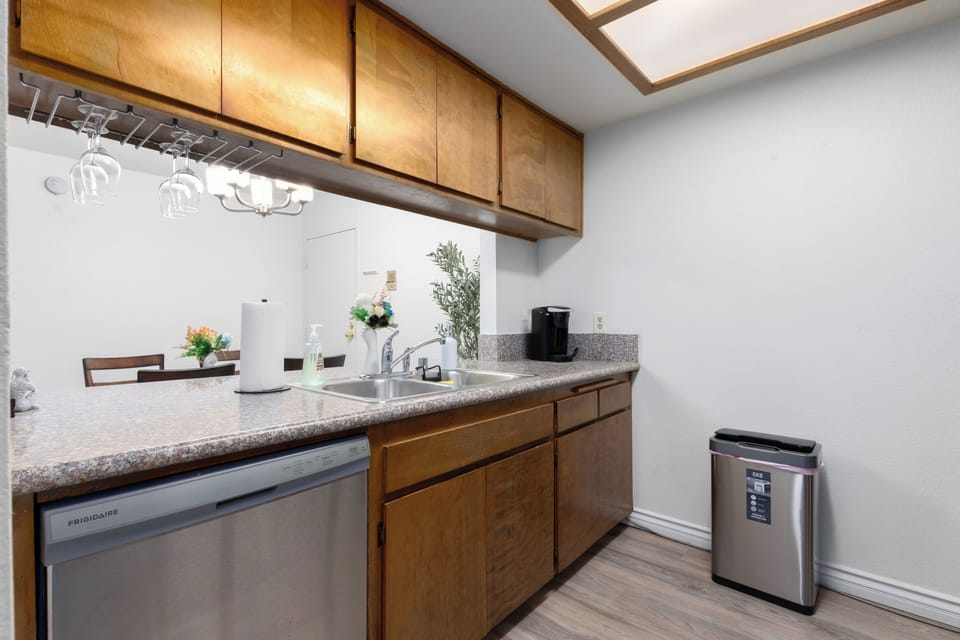 Full Size Kitchen with all essentials