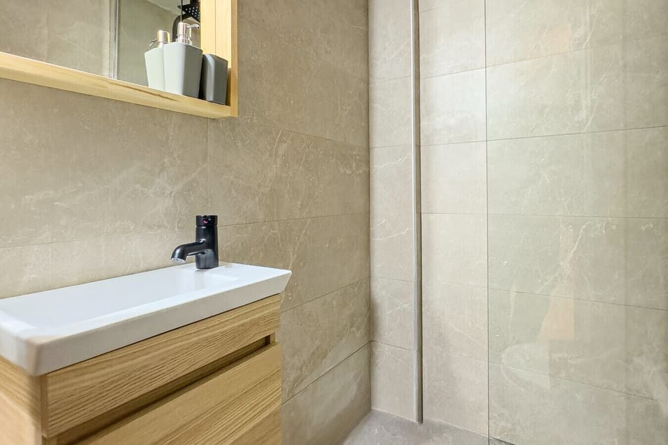 Modern bathroom!