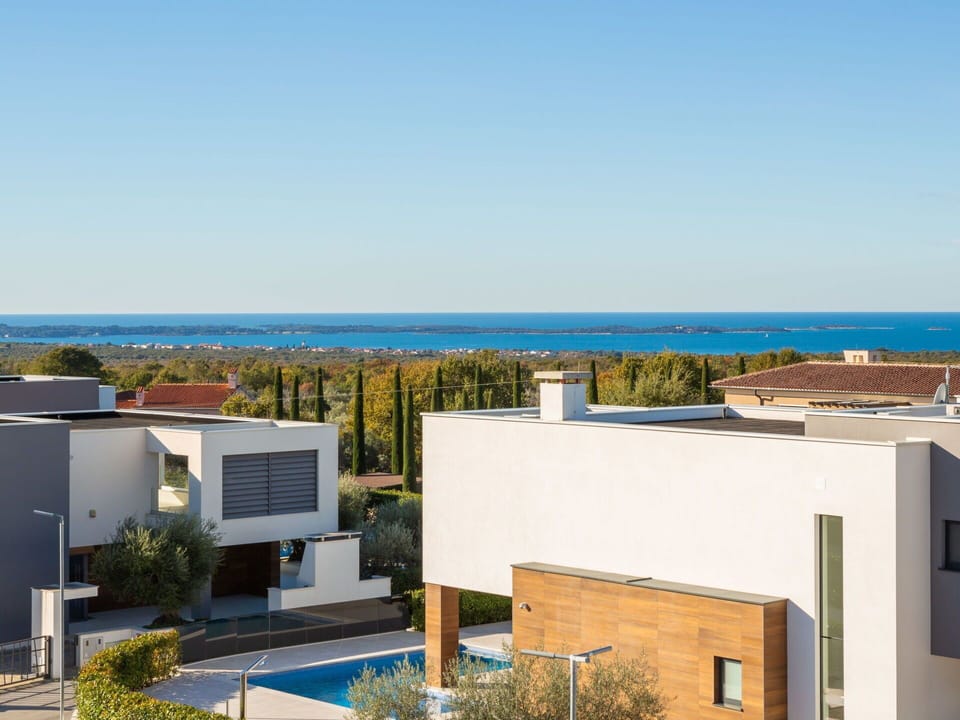 Apartment, Sea, Balcony, Shade, Hotel, Resort, Penthouse Apartment, Aluminium