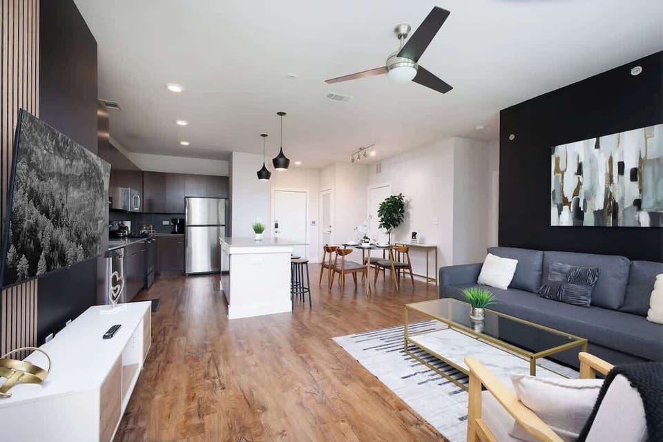Perfect for Entertaining—Open-Concept Living, Kitchen, and Dining