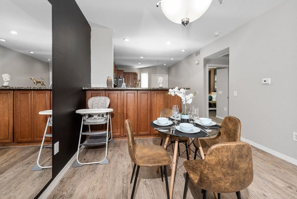 Dining area and breakfast counter, highchair