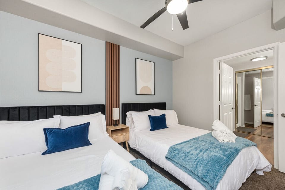 2nd bedroom with 2 double beds 
