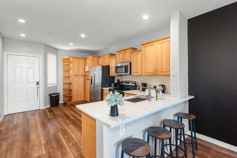 Dining area and breakfast counter