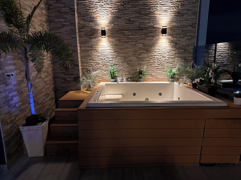 Indoor spa tub