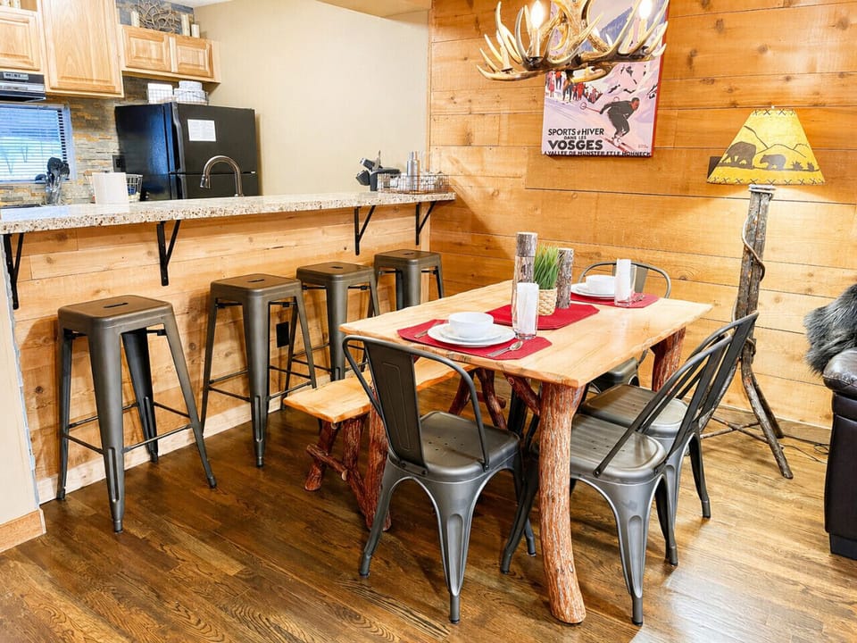 Dining area to enjoy dinner
