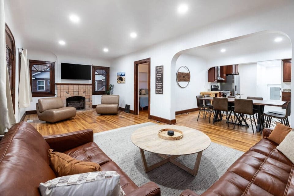 Living area with Fireplace