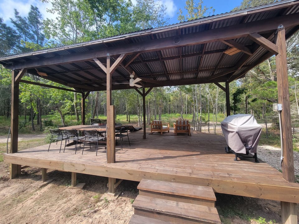 Shared common area- dining, lounging, propane grill