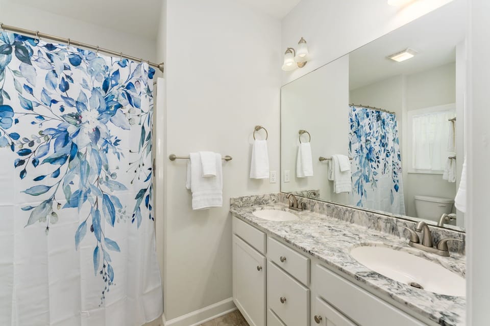 [Master Bathroom - Ensuite] Dual Vanity, Shower, Toilet
